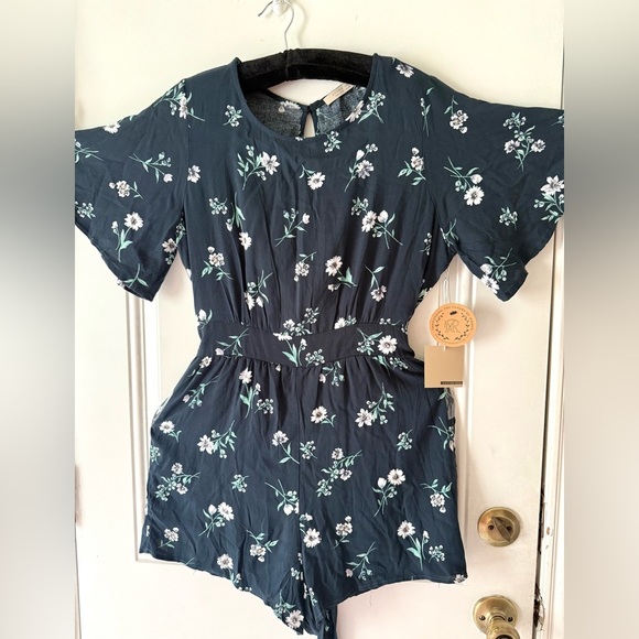 Active USA Floral Dress in Dark Green and White - Picture 1 of 8